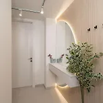 Apartman Modern Escape With Balcony - Near The Ferry Port