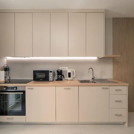 Modern Escape With Balcony - Near The Ferry Port Apartment *