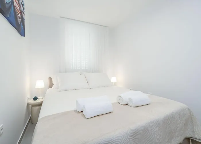 Lejlighed Modern Escape With Balcony - Near The Ferry Port