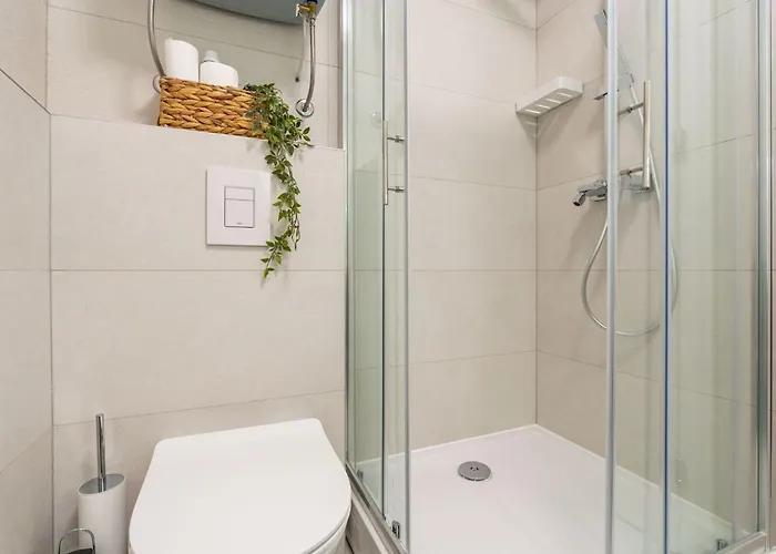 Appartement Modern Escape With Balcony - Near The Ferry Port *