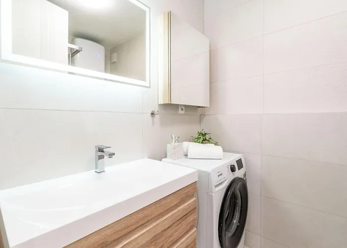 Modern Escape With Balcony - Near The Ferry Port Dubrovnik