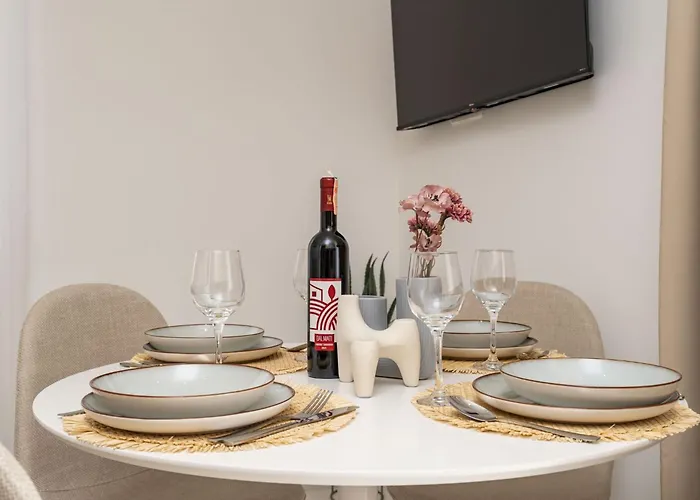 Modern Escape With Balcony - Near The Ferry Port