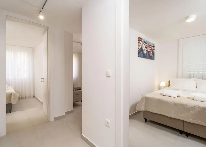 Modern Escape With Balcony - Near The Ferry Port * Dubrovnik