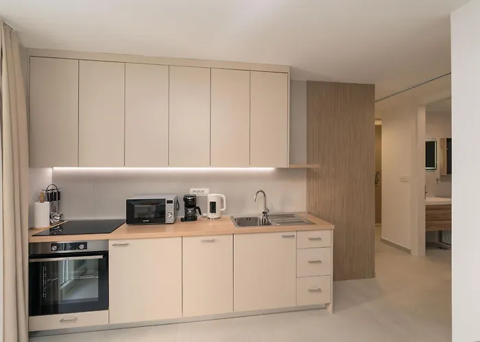 Modern Escape With Balcony - Near The Ferry Port *