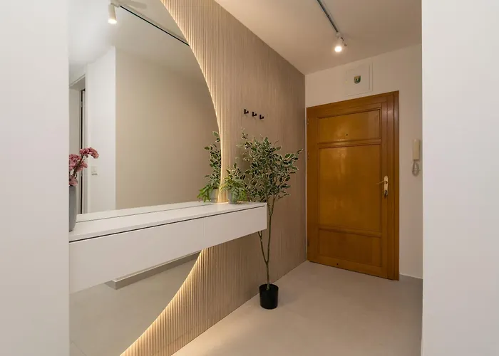 Modern Escape With Balcony - Near The Ferry Port