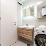 Modern Escape With Balcony - Near The Ferry Port شقة *