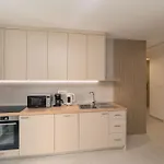 Modern Escape With Balcony - Near The Ferry Port *