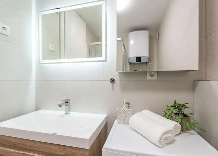 Lägenhet Modern Escape With Balcony - Near The Ferry Port Dubrovnik