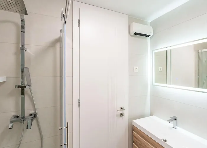 Modern Escape With Balcony - Near The Ferry Port Lägenhet Dubrovnik